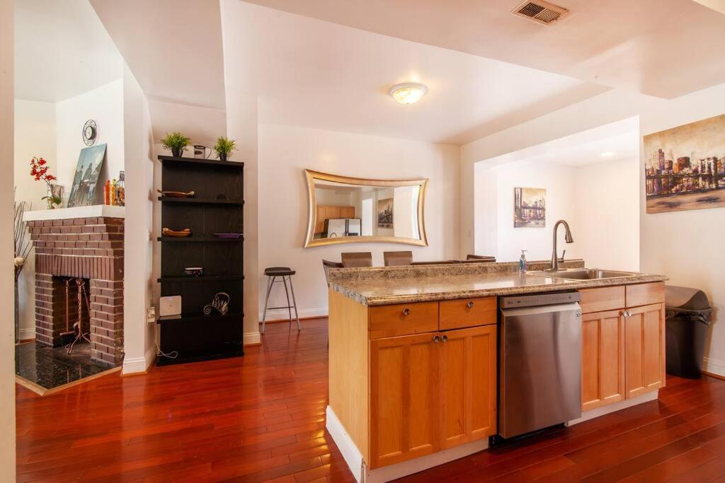 Relaxing, Spacious, Private, Walkable In Petworth! Washington Luaran gambar
